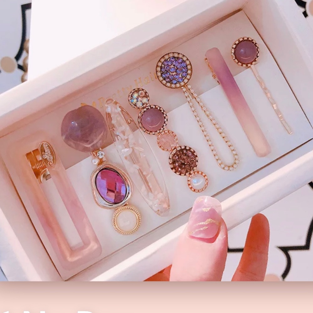 Hair Accessories Pin Set , 7 pins Brand new
